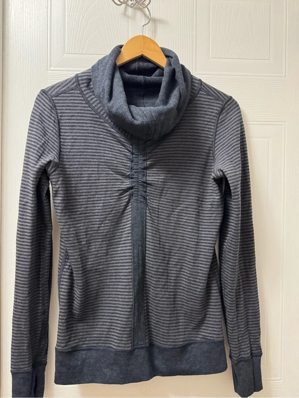 lululemon athletica sweatshirt